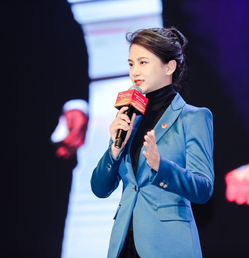 上海这支由金牌主持人组成的讲解团，为讲好浦东故事，苦练做到“百问不倒”