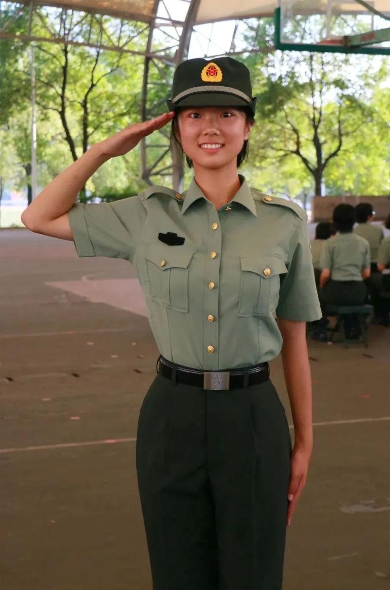 军校小姐姐太帅了!