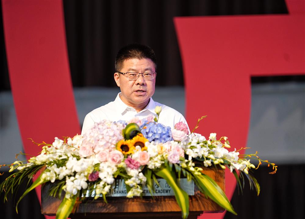 上海戏剧学院院长黄昌勇