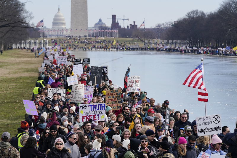 世界观乌克兰军队向东部停火线附近部署武器装备