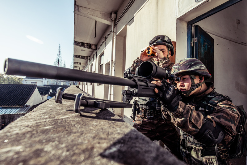 爆震弹突然炸响上海武警特战官兵紧急集合一场实战化训练开始了