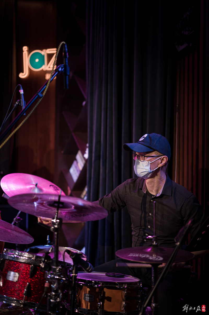 海外顶尖爵士乐手因疫情断演救场的本土音乐人如何反客为主