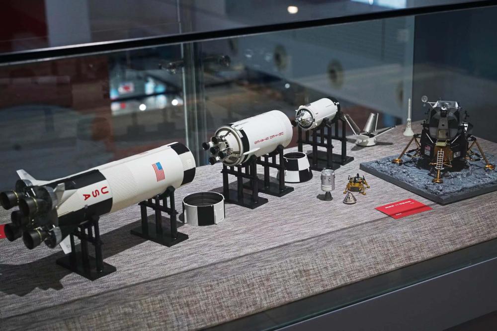 静态仿真航空航天模型展亮相上海市群众艺术馆_上观新闻