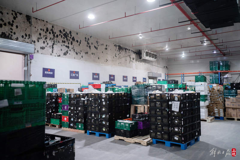 进出货上升5倍15万平方米的盒马上海大仓优先保供封闭14天以上社区