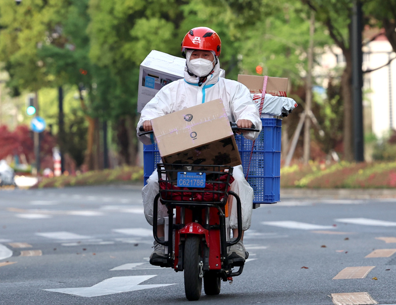 看世界3000多名京东快递小哥驰援上海