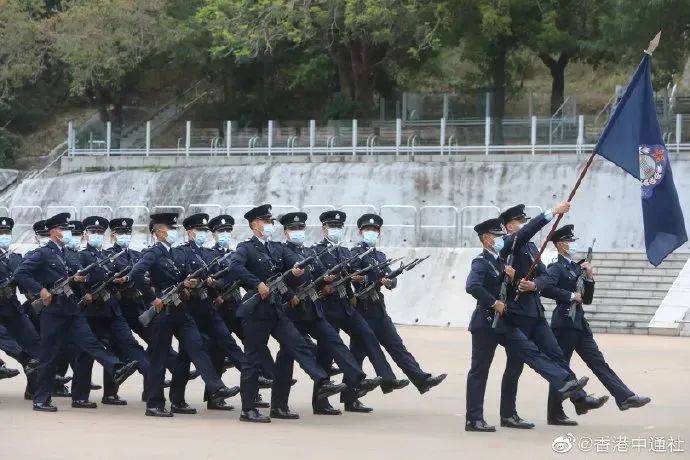 每一步都更靠近祖国7月1日香港警队全面转用解放军队列