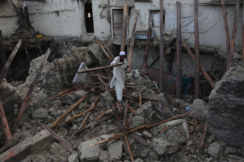 阿富汗地震已致逾千人遇难 灾区满目苍夷 