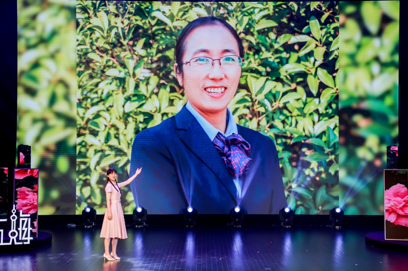 致敬2019感动上海年度人物,10年如一日照顾丈夫和公公的好儿媳汤晓红