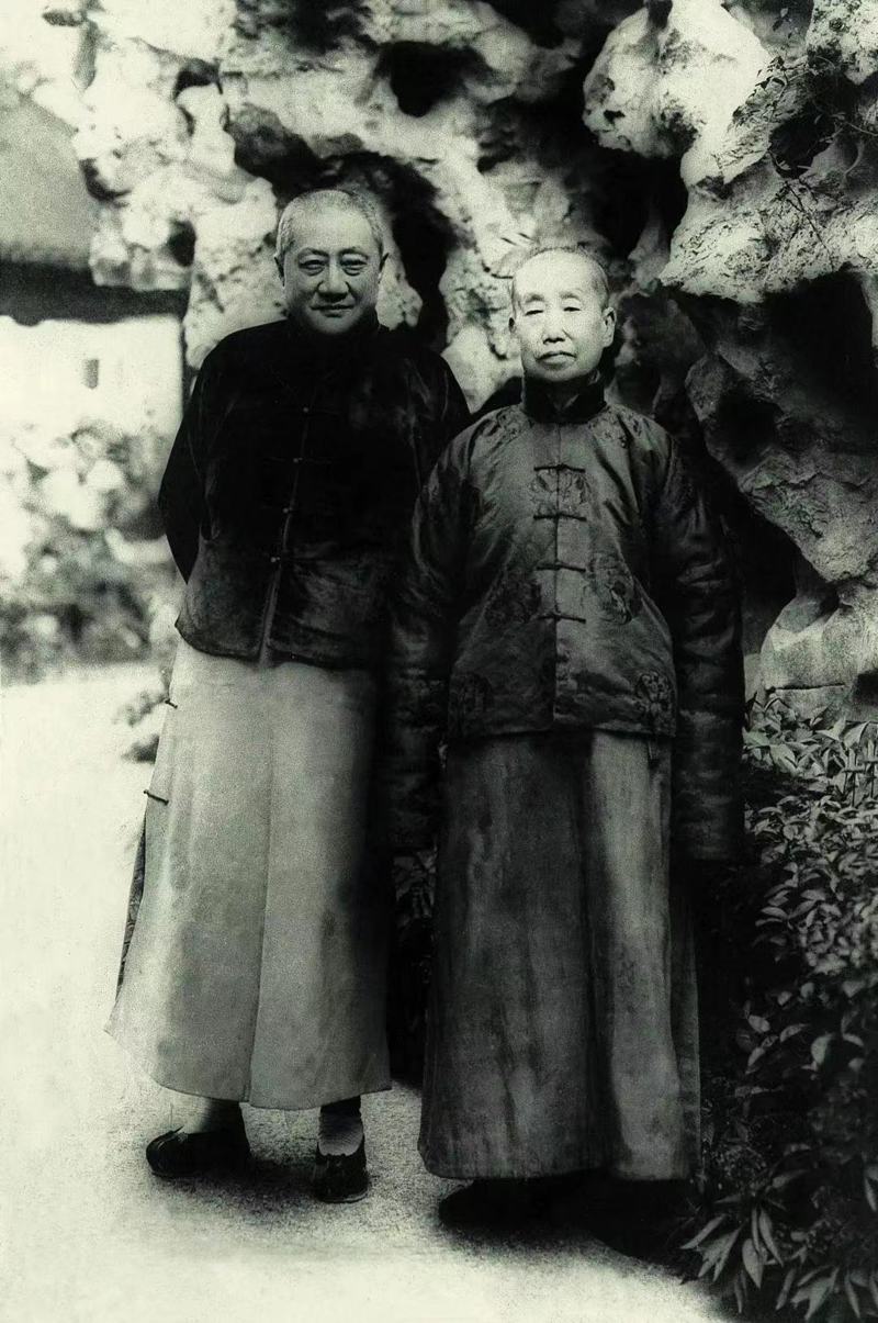 王一亭（左）与吴昌硕（右）