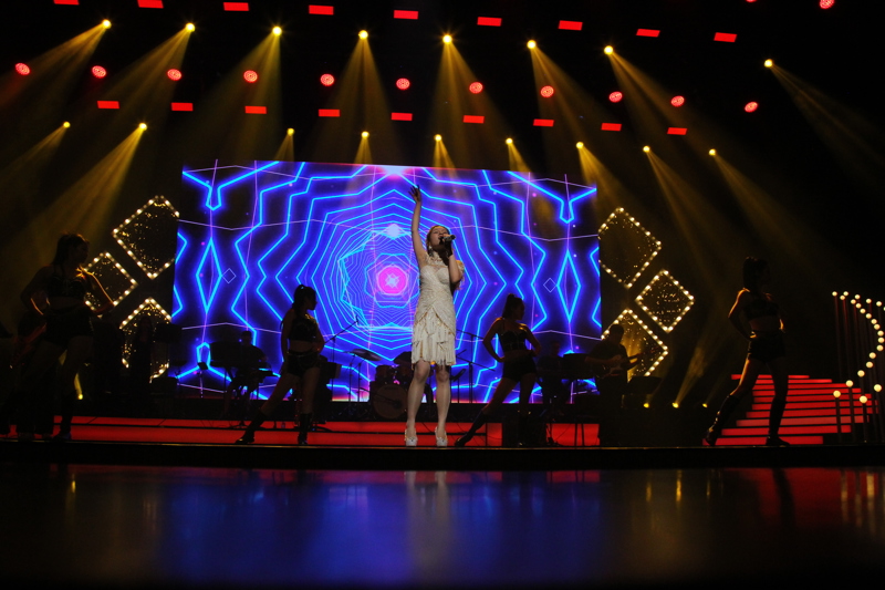 舞台上的董诗云