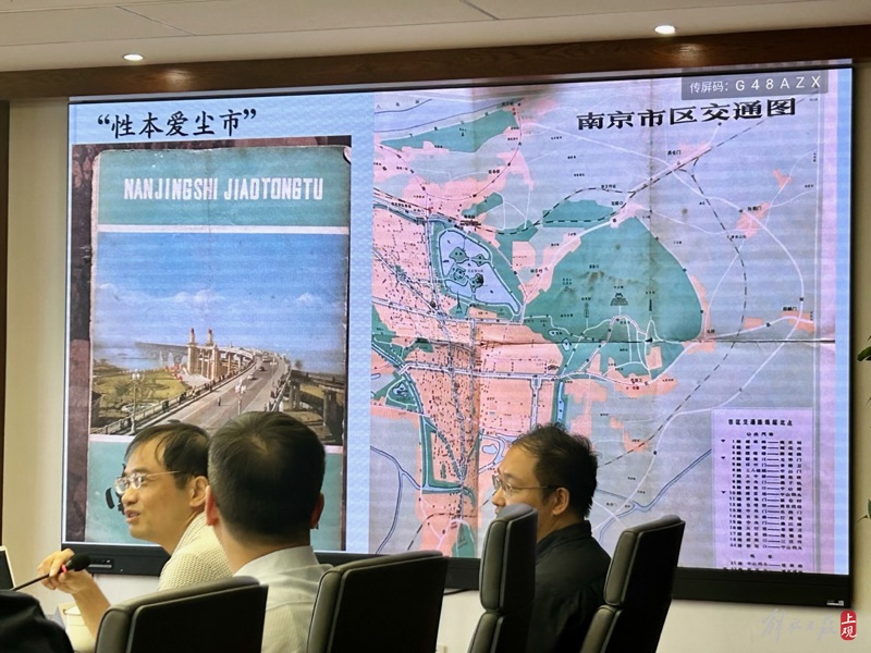 出版座谈会现场 施晨露 摄