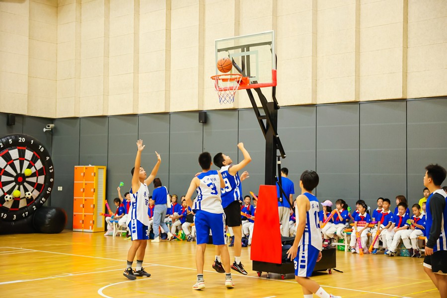 天河体育馆篮球图片