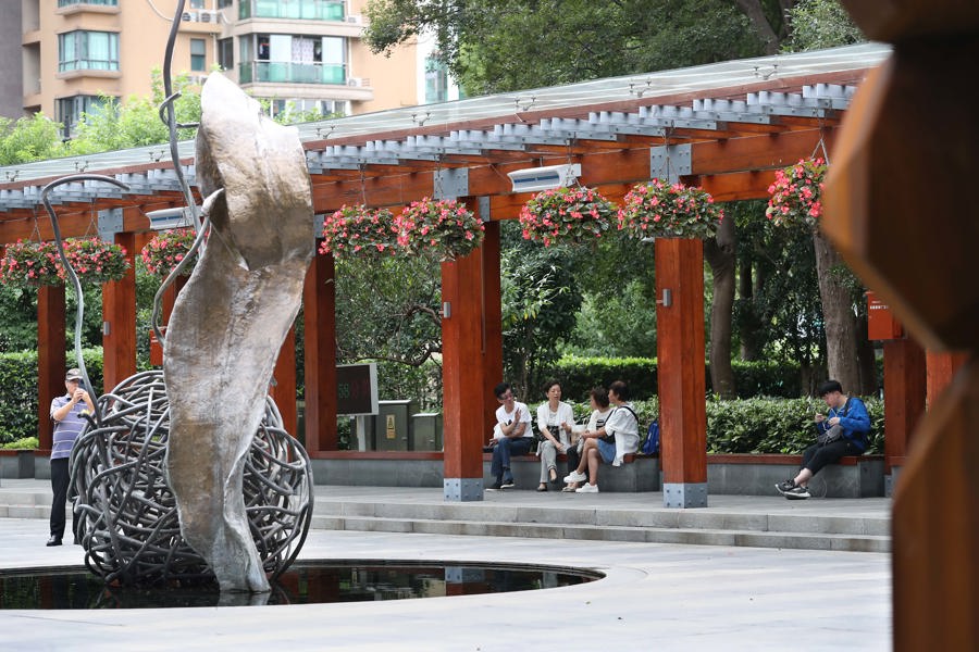 国庆长假余额不足，以轻松休闲为主的公园游、周边游成为市民的首选。