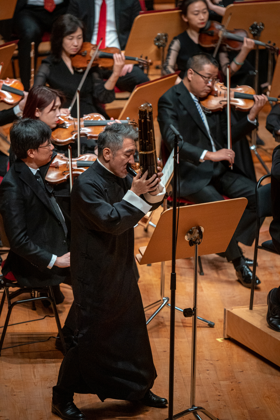 2013年,共建"一带一路"倡议提出之年,笙演奏家吴彤就参与了《度》的