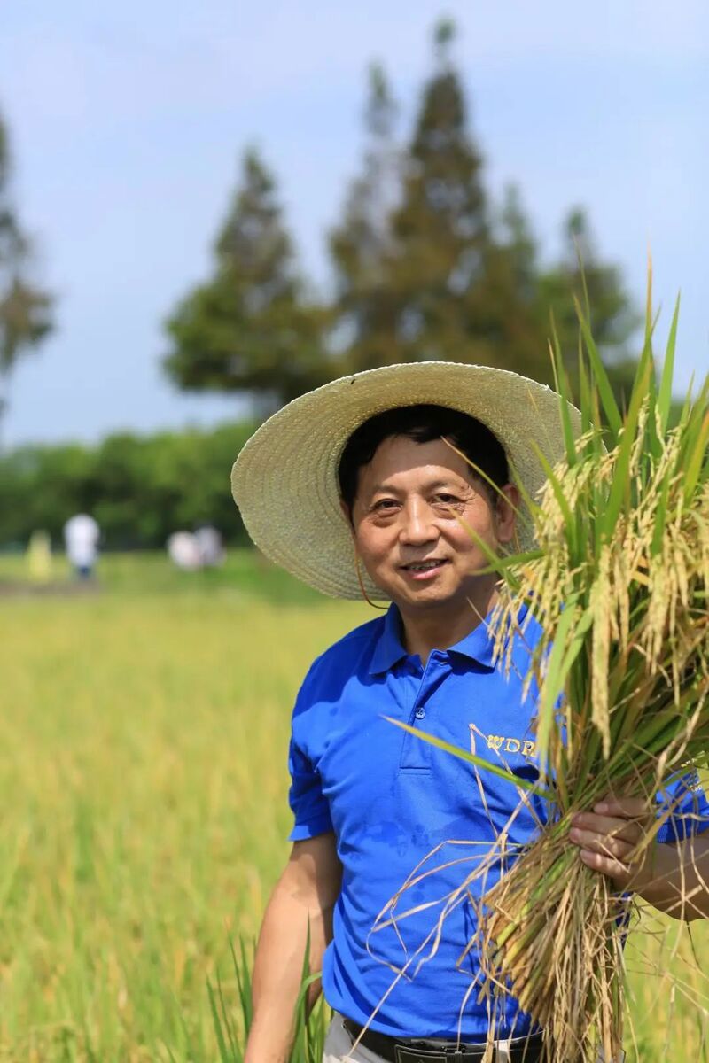 首届乡村振兴杰出科技人物揭晓让扎根基层的人才崭露头角