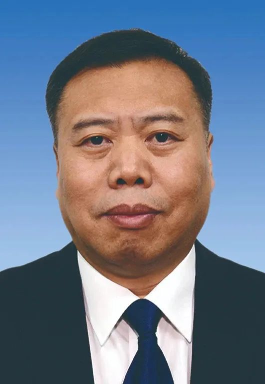 共青团阜新市委青工部副部长,部长,办公室主任,秘书长;阜新市烧结