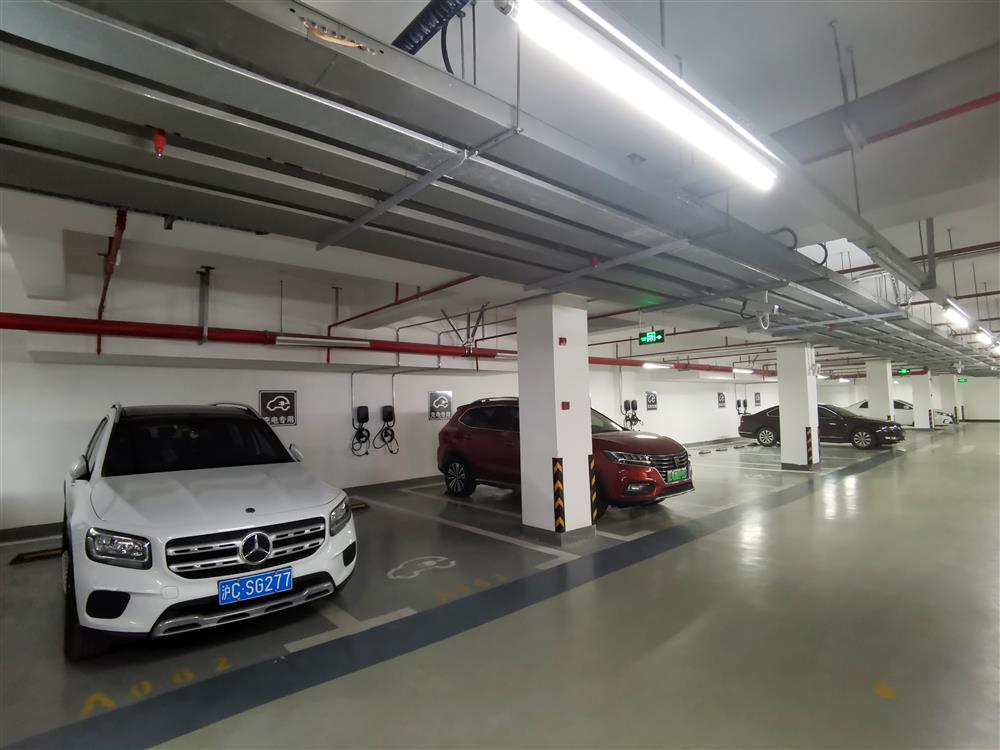 AC米兰官网-广西春节假期新能源汽车单日充电量创新高 绿色出行保障有力