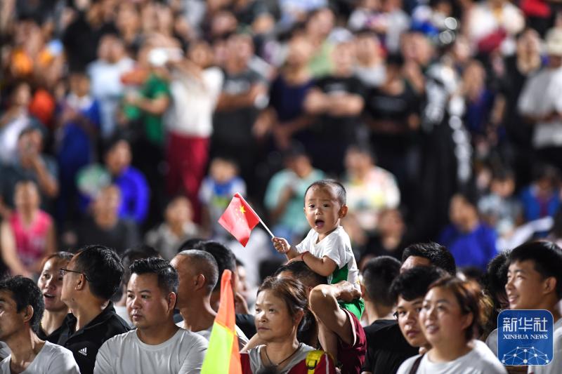 新华频媒电子书_新华频媒电源多少伏_贵州“村超”足球之夜