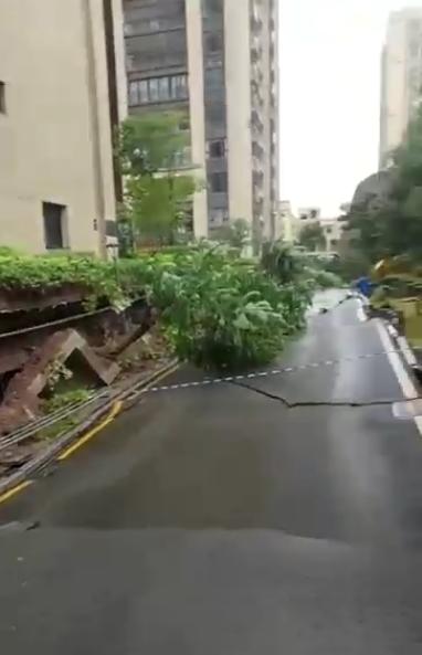 重庆交强险查询平台_重庆交强险_重庆万州遇暴雨：巡逻员喊楼撤离