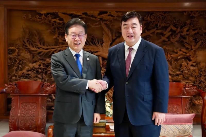 韩方称从未想过和中国结怨 中方回应_律师称张恒对郑爽回应很气愤_特朗普称若败选将消失 拜登回应
