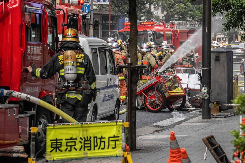 东京爆炸了吗_东京大楼爆炸瞬间 有人高喊快逃_东京爆炸2020