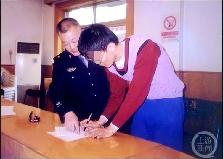 清华硫酸泼熊学生已成中科院副研究员_清华学生硫酸泼熊事件_清华学生硫酸泼熊