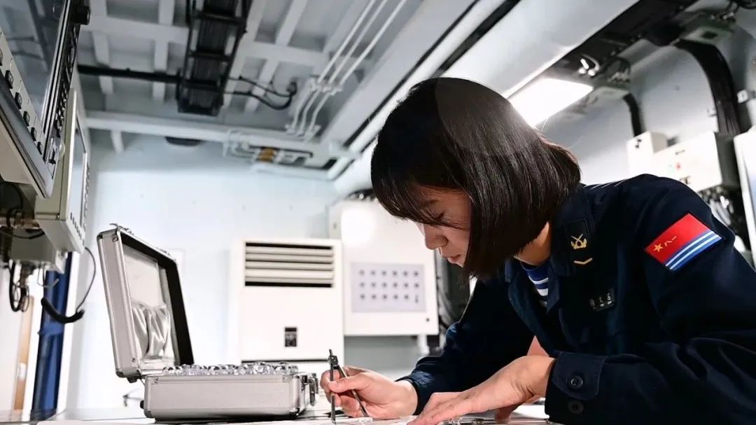 如果战争真的爆发你怕吗南昌舰95后女操舵手这样回答