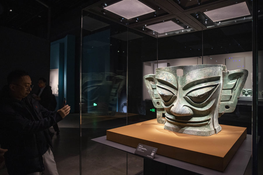 上海博物馆东馆试开放,眼尖的观众找到了"镇馆之宝"_