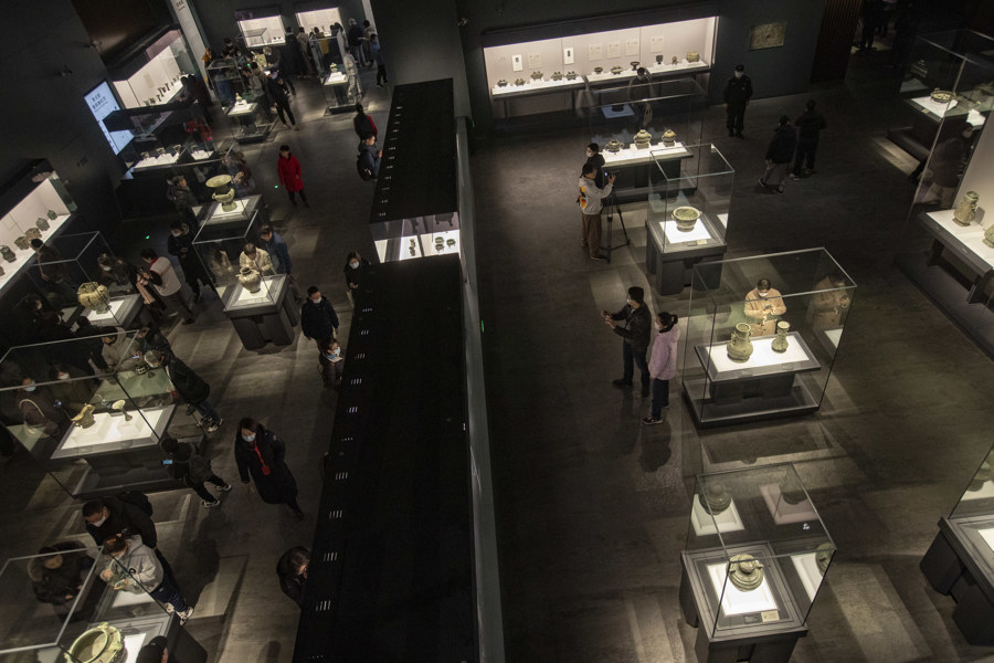 上海博物馆东馆试开放,眼尖的观众找到了"镇馆之宝"_