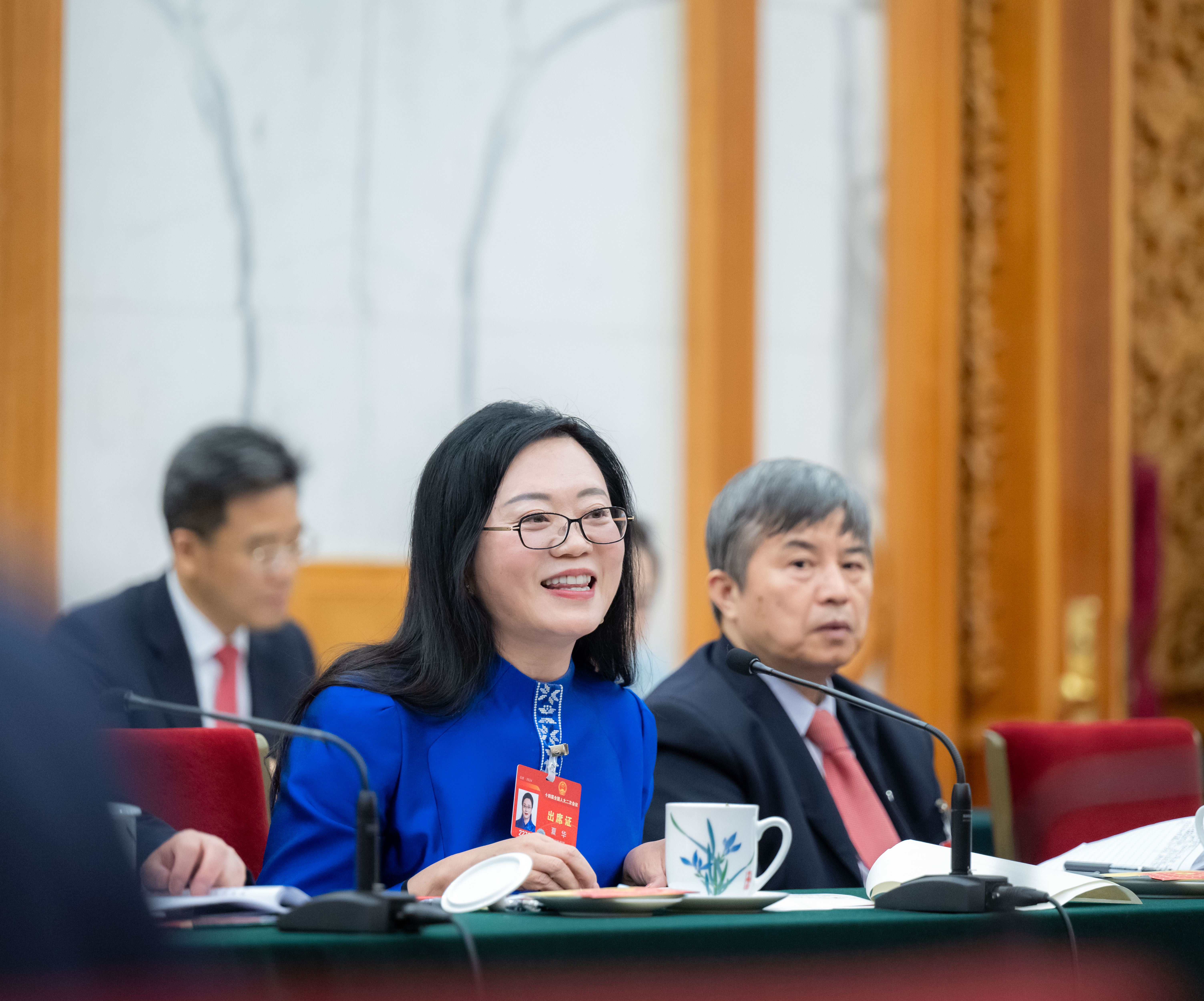 两会镜距离她们的风采