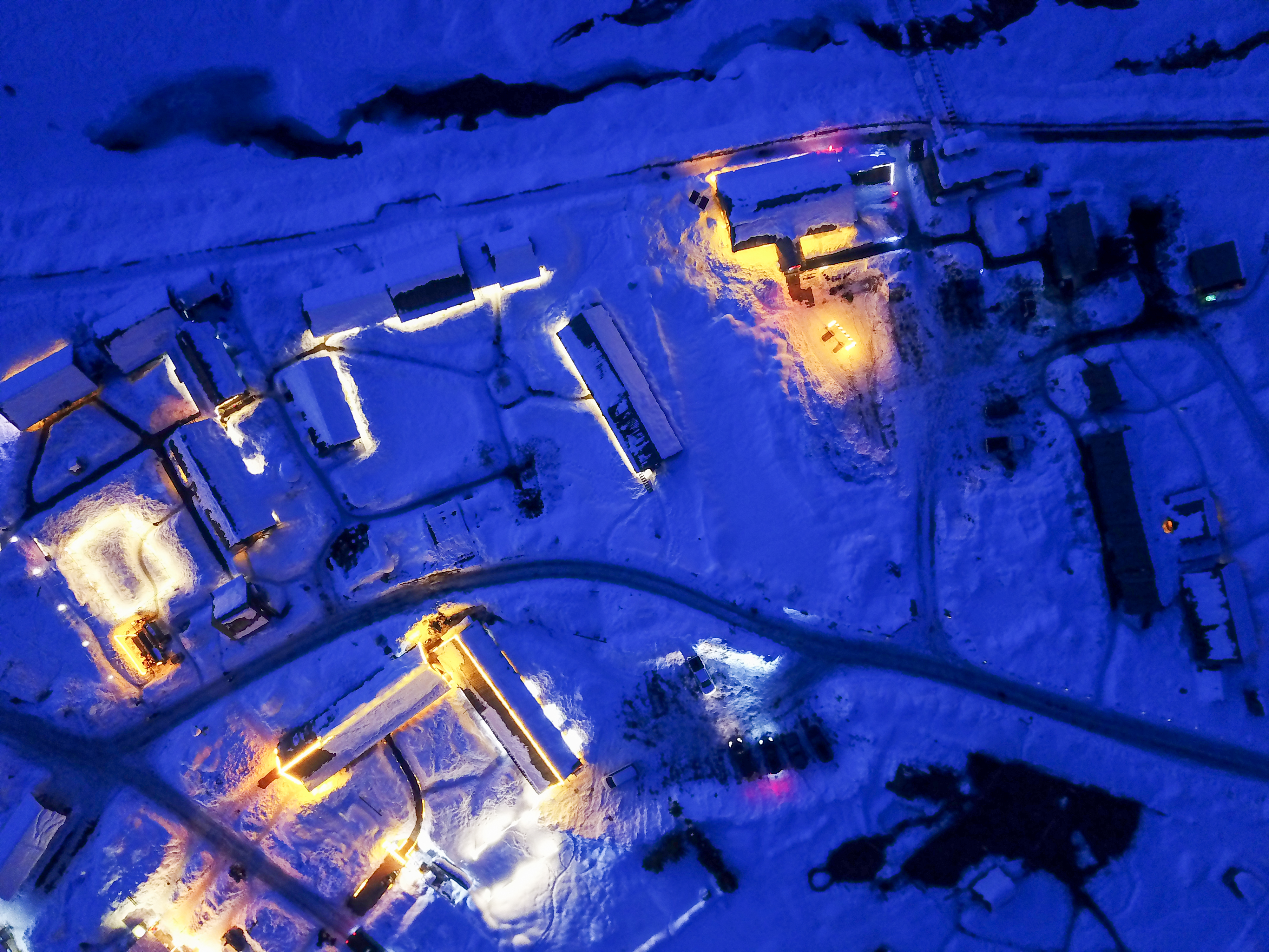 这是2024年3月8日拍摄的禾木村夜景(无人机照片).