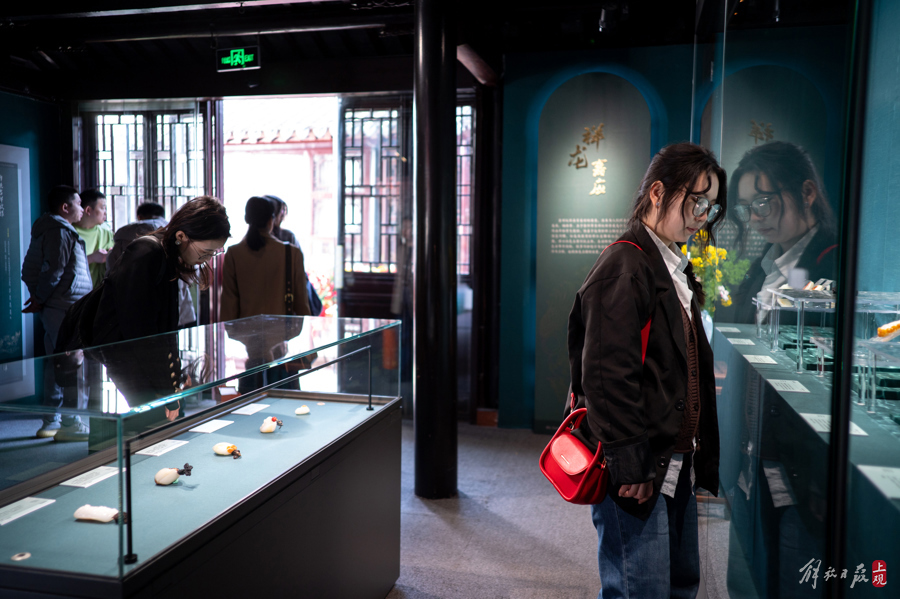 苏州博物馆举办海派玉雕大展作品出自这位中国最年轻工艺大师之手