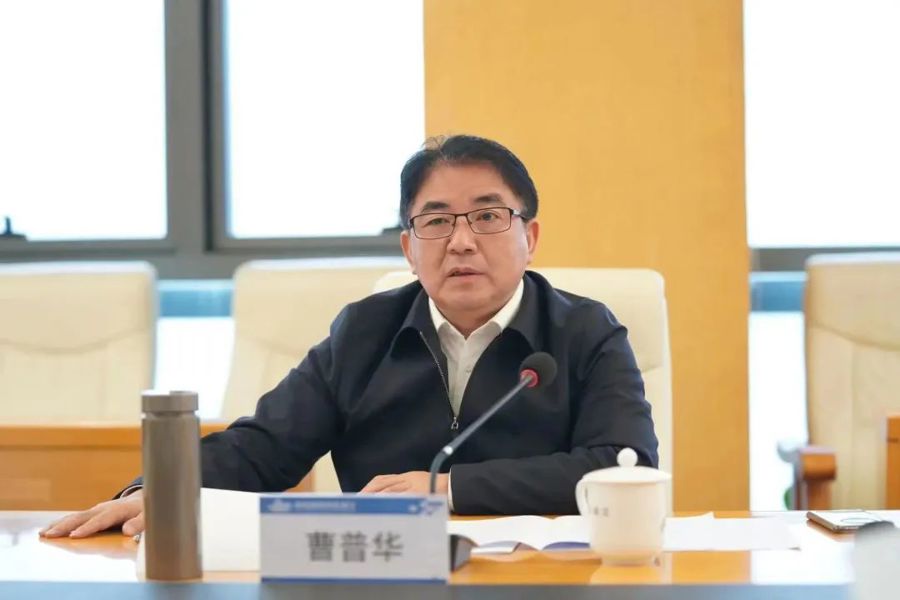 他曾任湖南湘西州委常委,组织部部长,统战部部长,州委副书记,邵阳市委