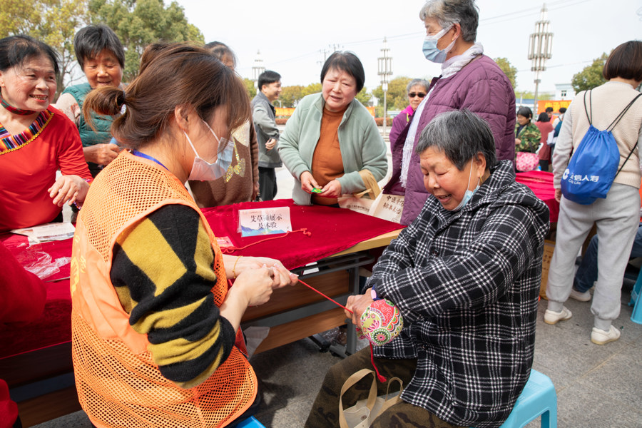 沪郊吕巷镇这场家门口的春季养生活动让中医药花式圈粉