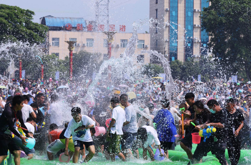 泼水节系列活动德宏州芒市,瑞丽市,陇川县,盈江县等多地从今天起好