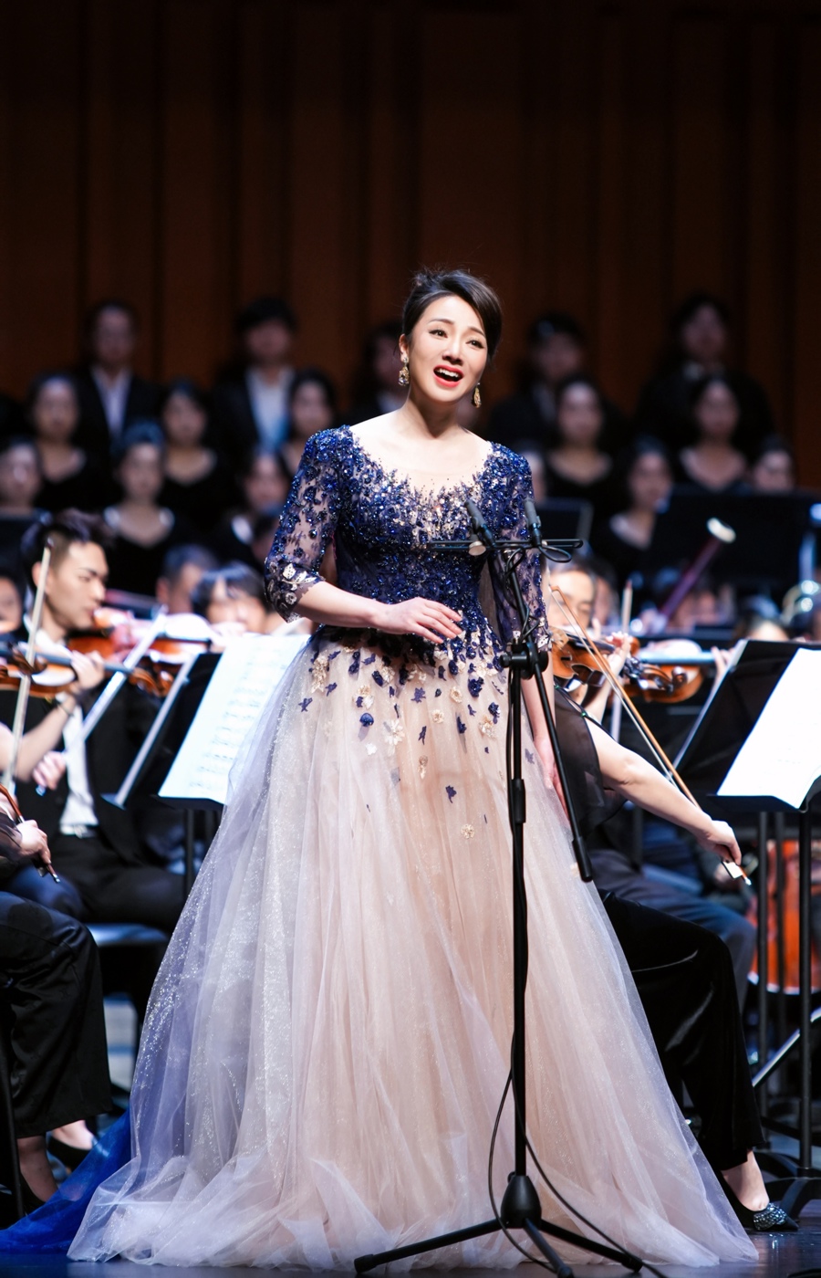 许洁独唱音乐会在沪举行,魏松,吕继宏惊喜助阵