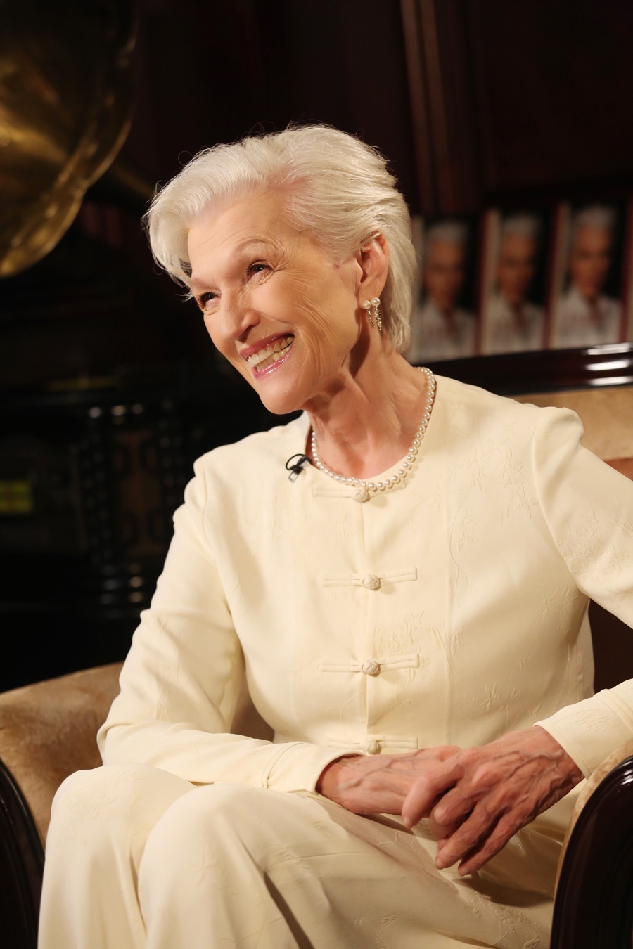 曹可凡专访梅耶·马斯克:是埃隆·马斯克的母亲,也是作家,超模,演说家