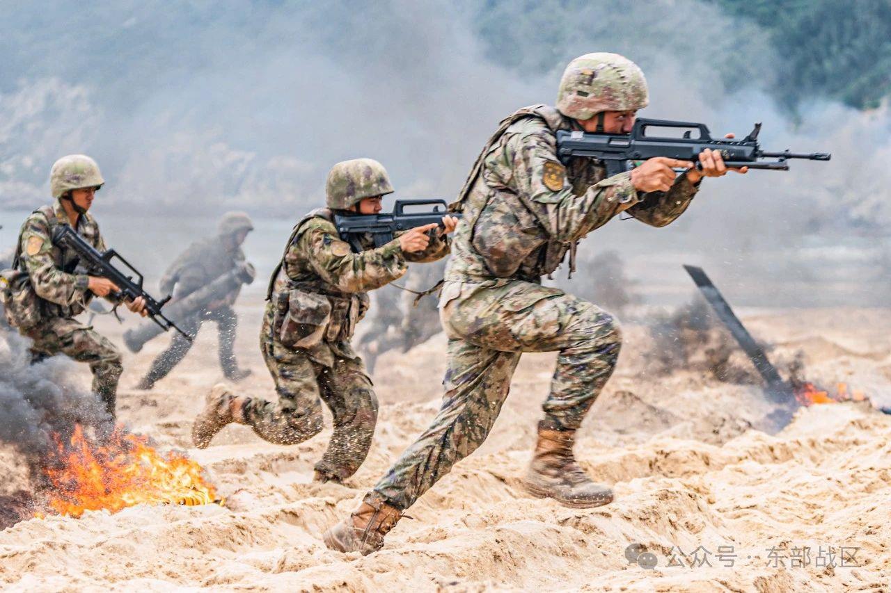 "蛟龙"出击 一剑封喉,两栖尖兵,时刻准备着!