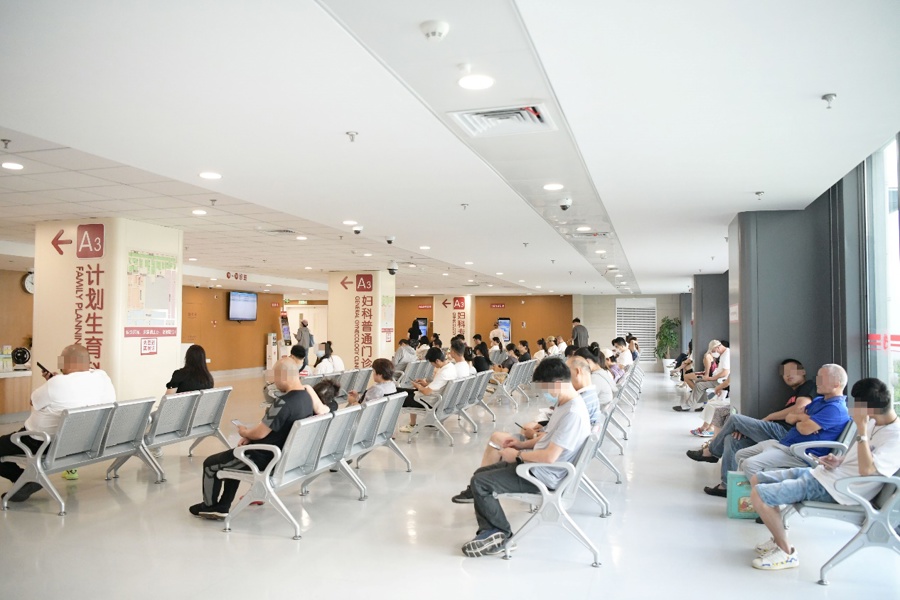 新院区启用2年，奉贤的阿姨们“组团”看病：国妇婴为新城带来医疗“新地标”