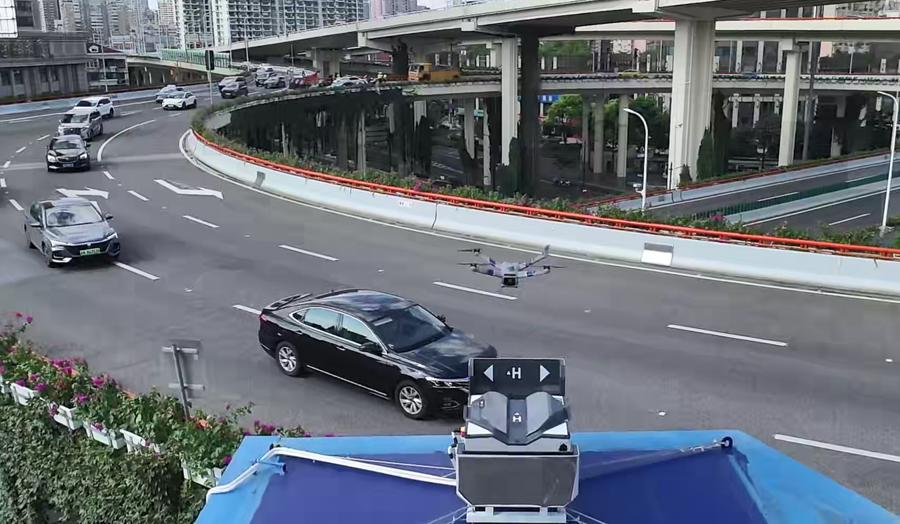 上海黄浦江两岸将开放节日景观照明，警方严密大客流安保，全力应对高速大车流
