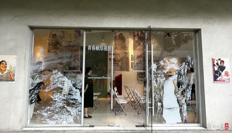 “青春献给祖国”，在年画连环画宣传画里触摸可爱的中国面孔