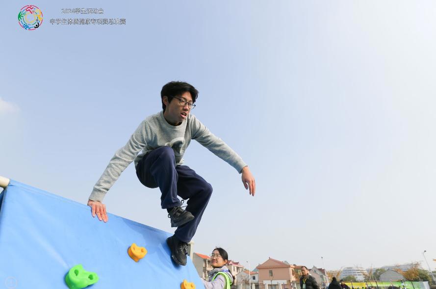 吸引更多普通学生参与锻炼，学生运动会体质健康专项赛线上线下“总动员”