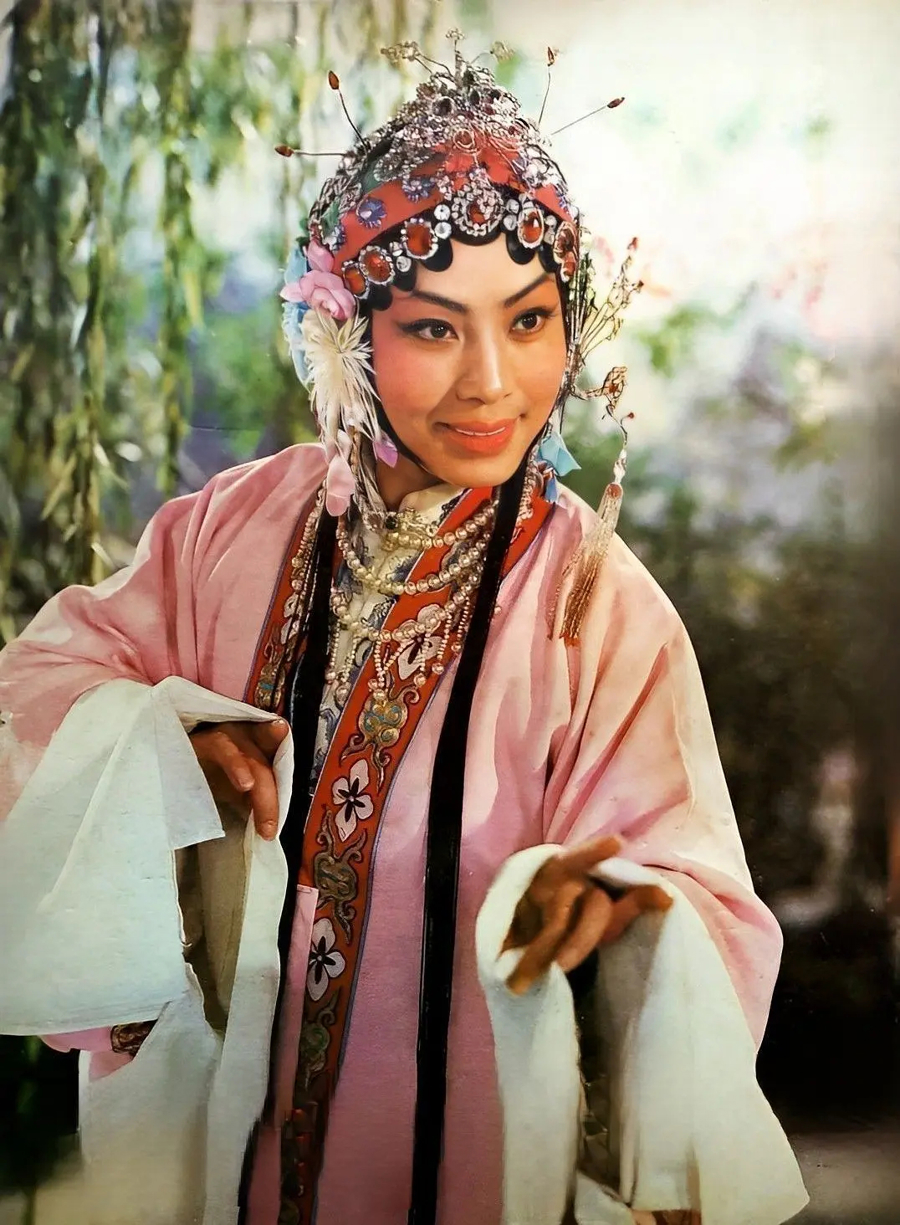 新民艺评崔宁皎皎明月何处飞来李炳淑的艺术之路