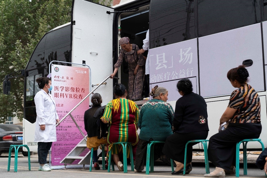 移动ct信息项目是什么“车载CT+VR眼镜”筛查肺癌和眼疾，联影“移动医疗公益行”驶入新疆_https://www.jmylbn.com_新闻资讯_第2张