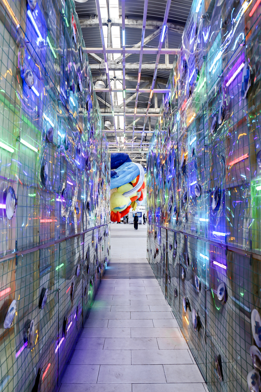 艺术装置《七步的叠态》