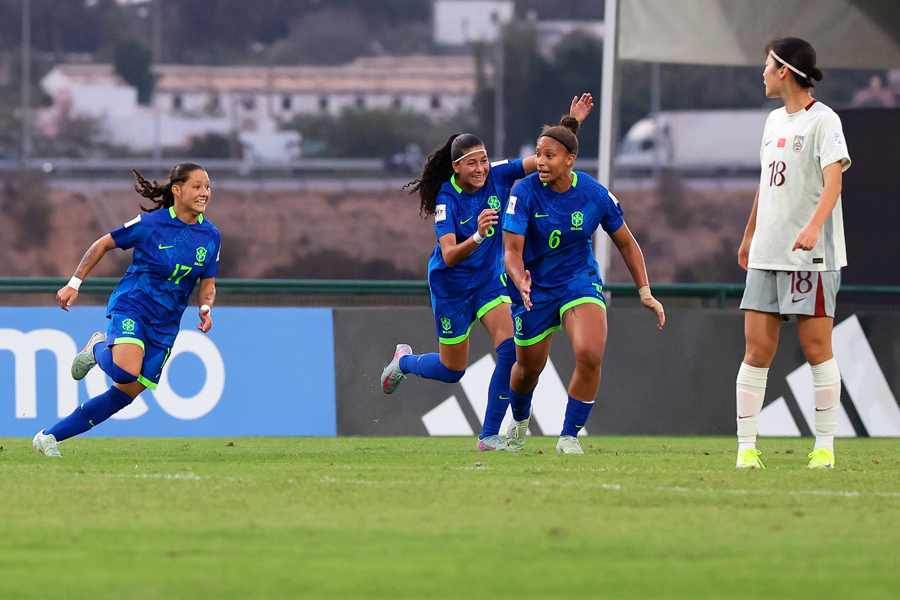 中国U17女足世界杯0比3巴西_u-17女足世界杯1/8决赛，中国队0比3负于巴西队止步16_U17女足世界杯中国队晋级淘汰赛分析