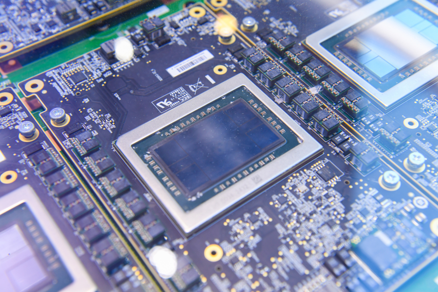 国家新型工业化暨“十四五”工业重大成就展展出的Shanghai Cube高密度液冷整机柜旗舰产品 本报记者 张伊辰 摄