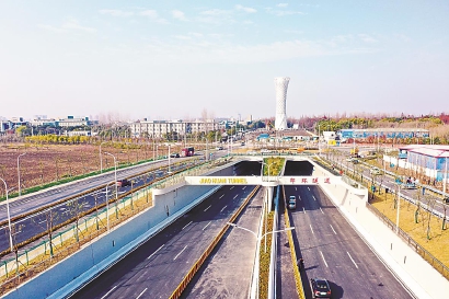 郊环隧道主线西起富锦路,东至浦东外环线,全长约8.