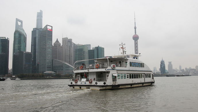 黄浦江水上巴士自2015年12月17日起试运营以来,客流稀少,将于4月1日起