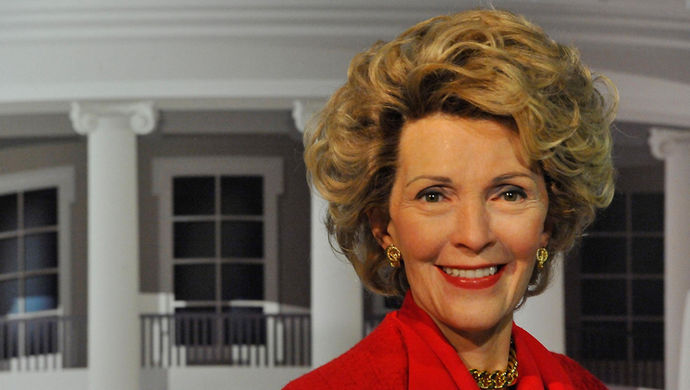 美国前总统里根夫人去世,享年94岁